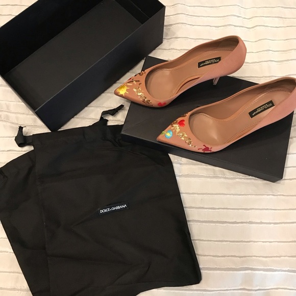 Dolce and Gabbana embroidered pump - Picture 4 of 8